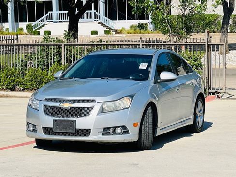 Used 2012 Chevrolet Cruze LT w/ RS Package FWD image 3