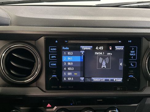 Used 2017 Toyota Tacoma TRD Sport w/ Tow Package (A/T) AWD/4WD image 31