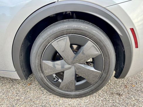 Used 2024 Toyota Prius LE image 20