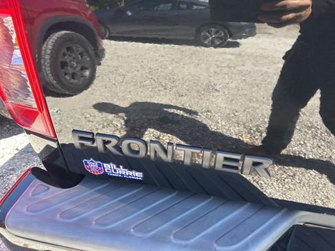 Used 2020 Nissan Frontier SV w/ Midnight Edition Floor Mats image 32