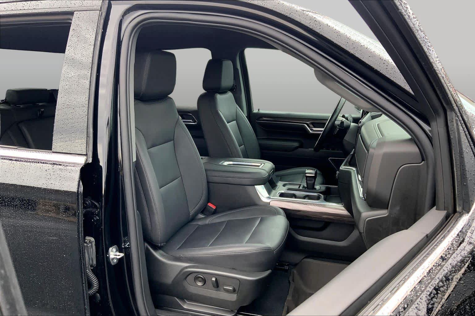 Used 2022 Chevrolet Silverado 1500 LTZ w/ Z71 Off-Road Package AWD/4WD image 9