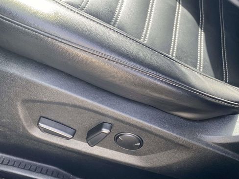 Used 2020 Ford Edge SEL w/ Convenience Package image 16