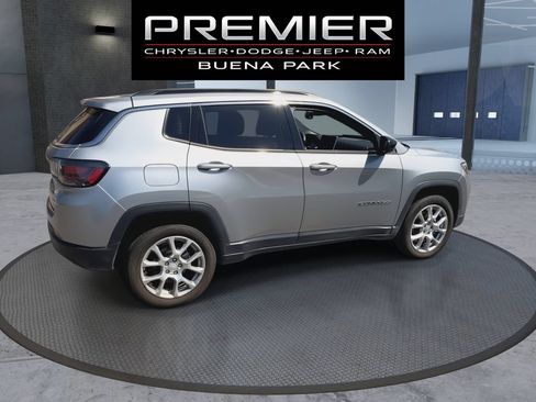 Certified 2023 Jeep Compass Latitude w/ Sun and Sound Group AWD/4WD image 8