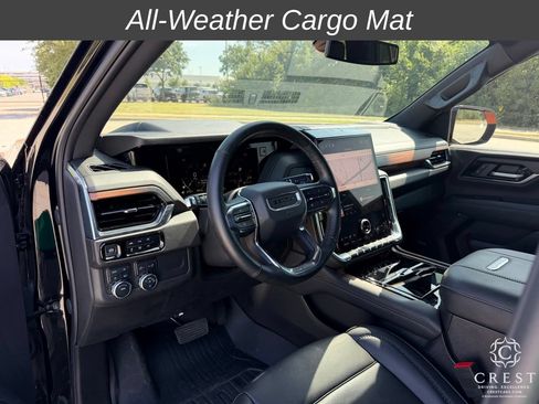 Used 2025 GMC Yukon Denali w/ Sun & Power Step Package AWD/4WD image 14