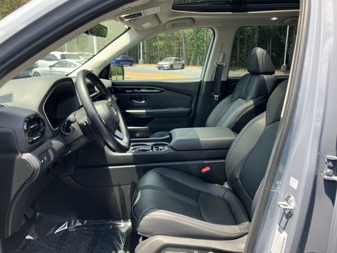 Used 2025 Honda Pilot Touring image 16