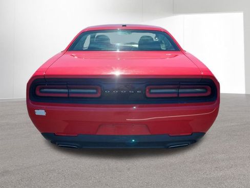 Used 2016 Dodge Challenger SXT image 15