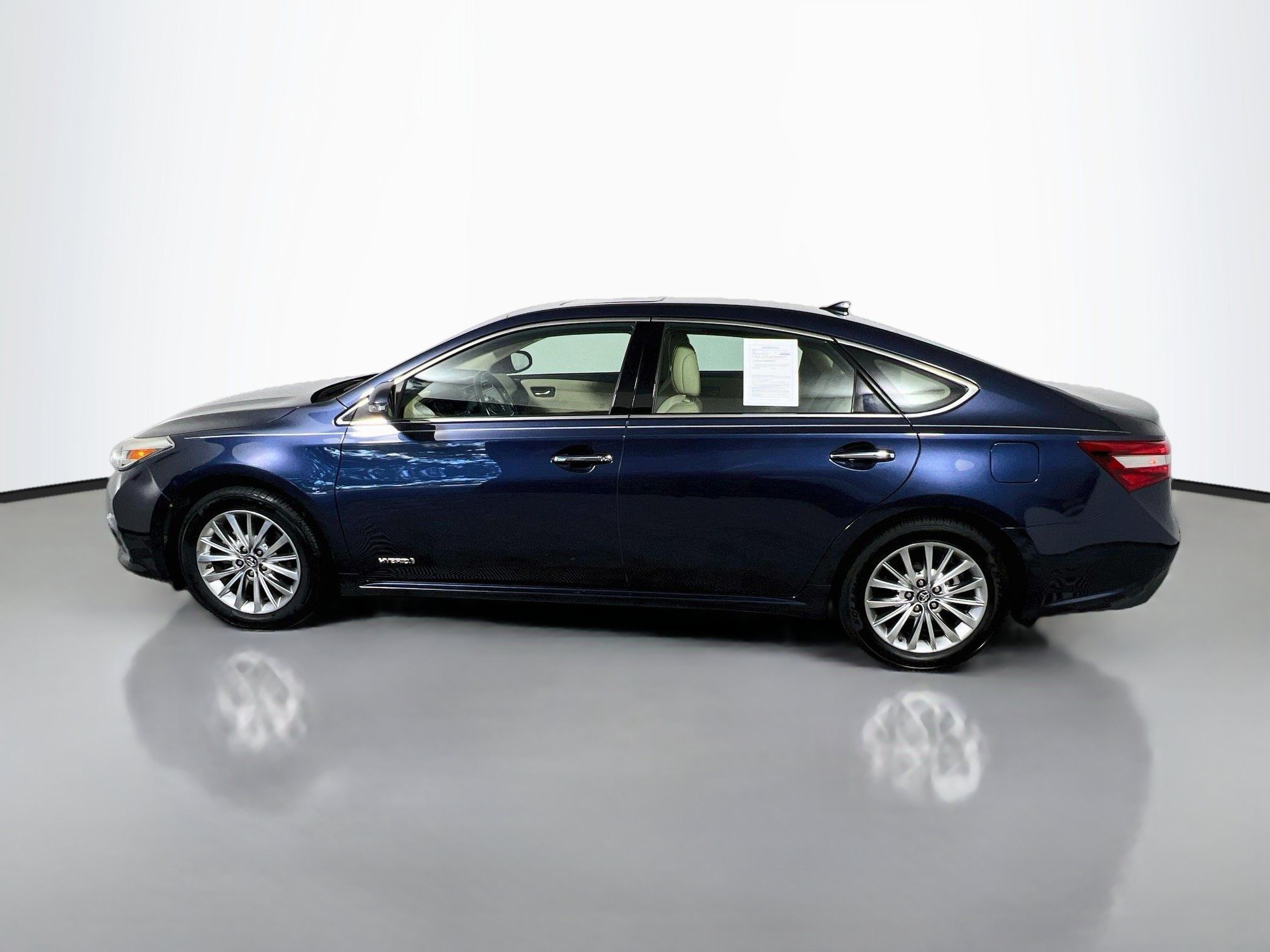 Used 2018 Toyota Avalon Limited FWD image 9