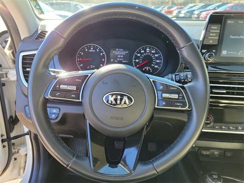 Used 2021 Kia Seltos EX image 25