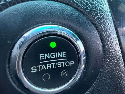Used 2017 Ford Explorer XLT w/ Equipment Group 202A FWD image 30