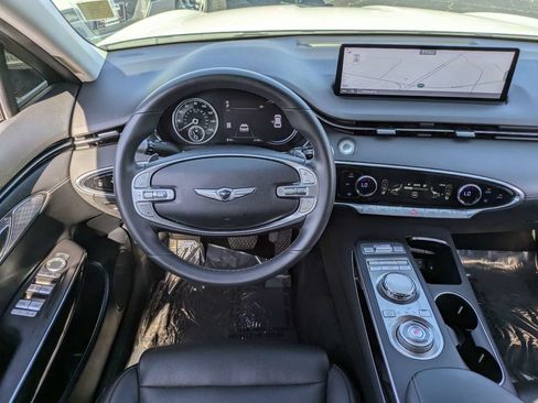 Used 2025 Genesis GV70 2.5T AWD/4WD image 17