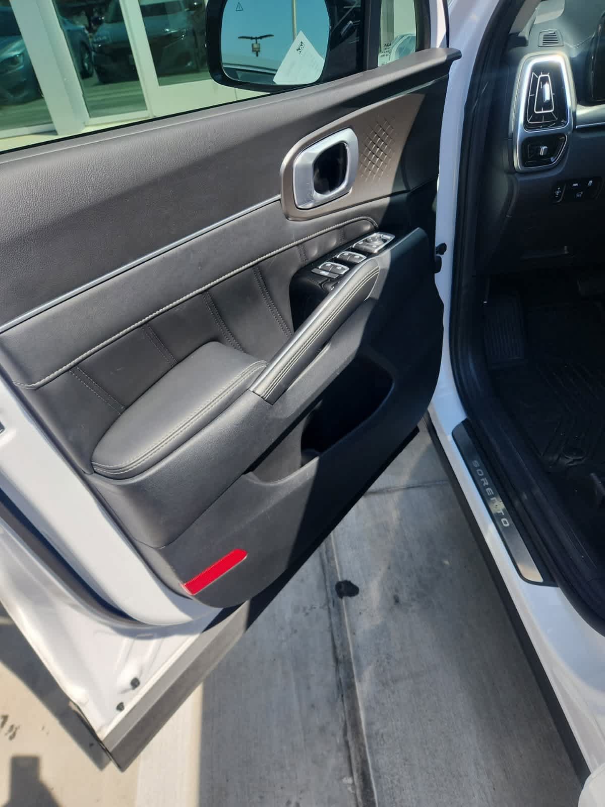 Certified 2023 Kia Sorento SX FWD image 7