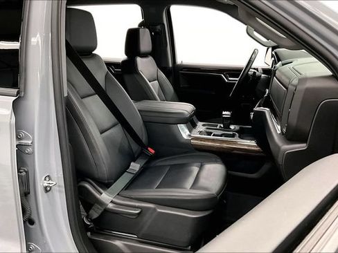 Used 2024 GMC Sierra 1500 Elevation w/ Elevation Premium Package AWD/4WD image 8