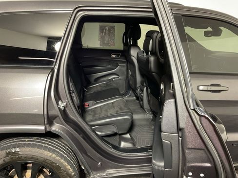 Used 2020 Jeep Grand Cherokee Altitude image 36