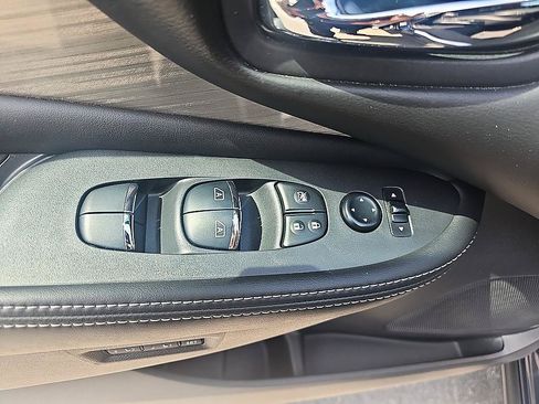 Used 2016 Nissan Murano SL FWD image 12