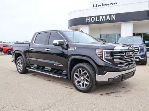 Used 2022 GMC Sierra 1500 SLT w/ SLT Premium Plus Package AWD/4WD image 2