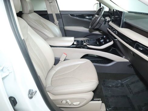 Used 2022 Lincoln Nautilus Reserve image 35