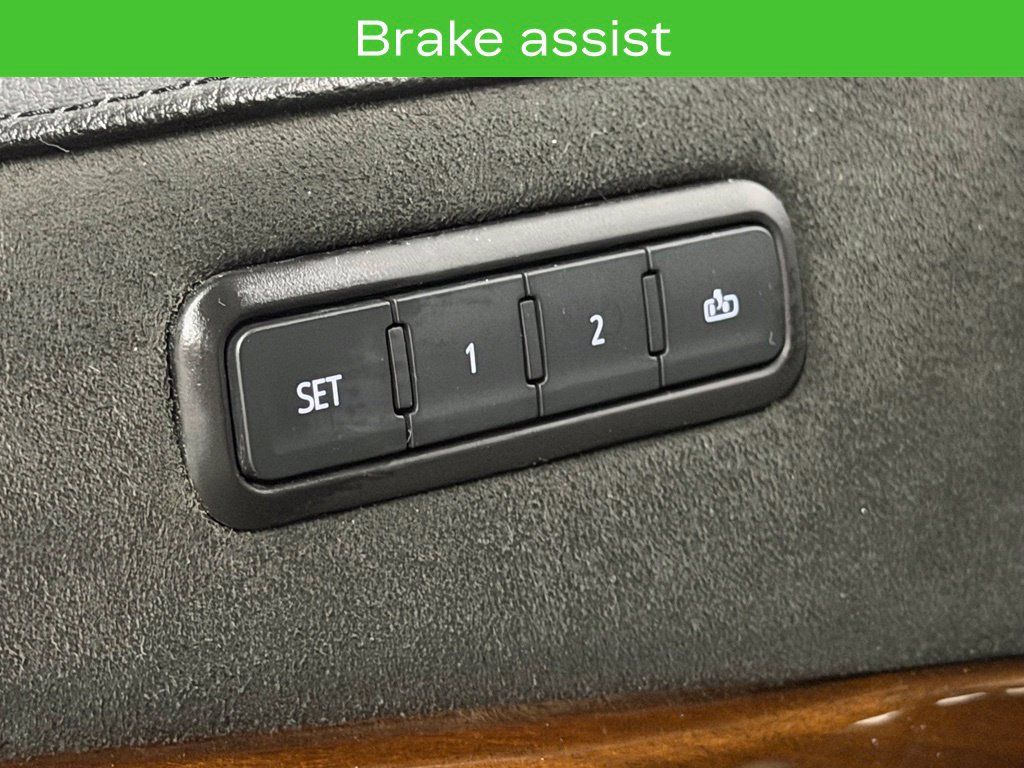 Certified 2019 Cadillac Escalade Luxury AWD/4WD image 32