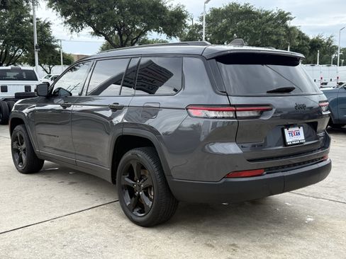 Used 2023 Jeep Grand Cherokee L Limited w/ Black Appearance Package AWD/4WD image 7