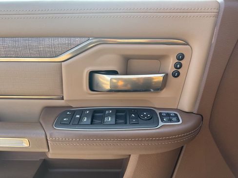 Used 2024 RAM 2500 Limited image 11