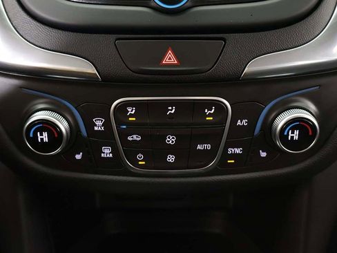 Used 2019 Chevrolet Equinox LT FWD image 46