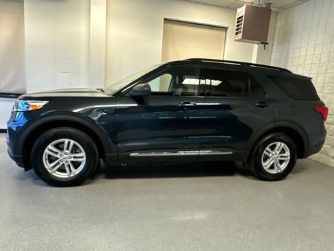 Used 2023 Ford Explorer XLT w/ Equipment Group 202A AWD/4WD image 38