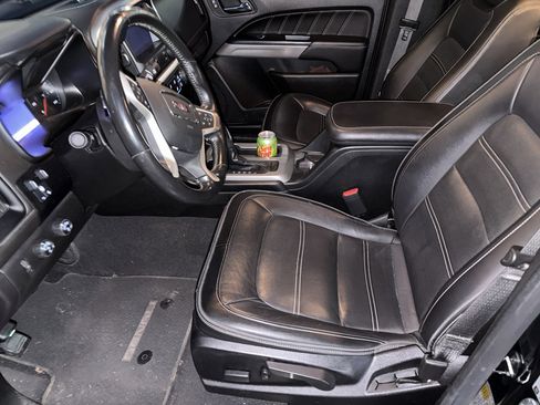 Used 2021 GMC Canyon Denali image 2