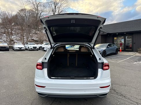 Used 2021 Audi Q8 Prestige w/ Prestige Package image 17