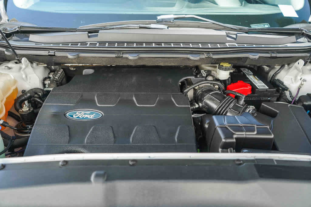 Used 2015 Ford Edge SEL w/ Equipment Group 201A FWD image 30