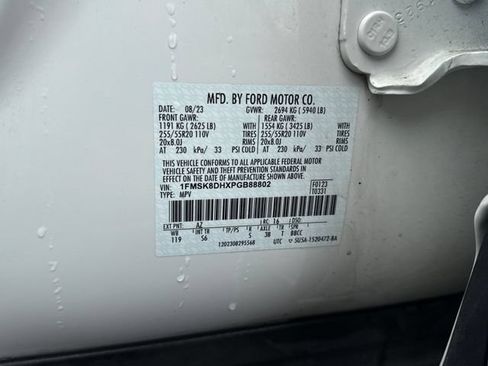 Used 2023 Ford Explorer XLT w/ Equipment Group 202A AWD/4WD image 23