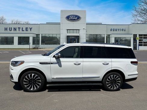 Used 2024 Lincoln Navigator Black Label image 7