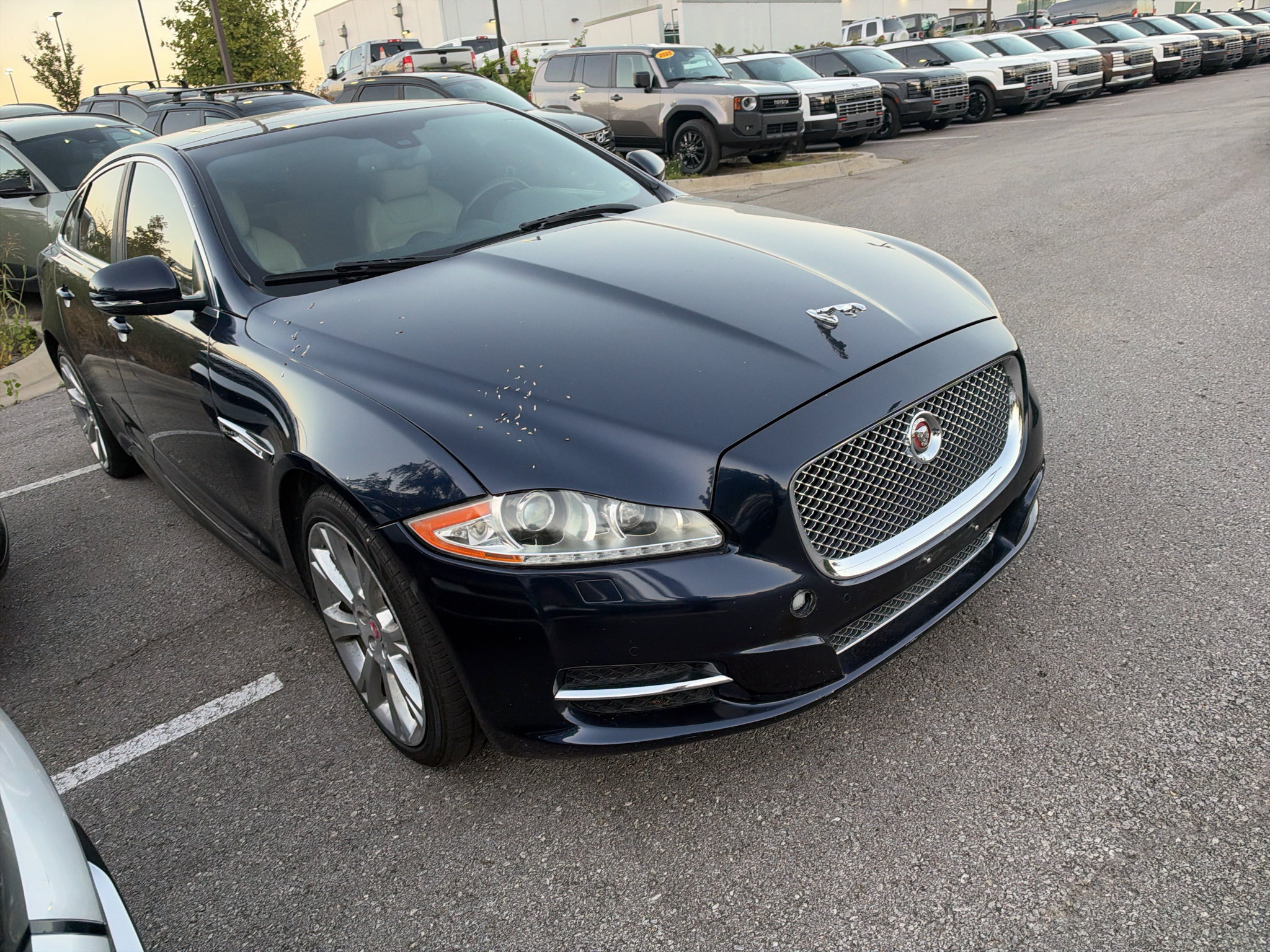 Used 2015 Jaguar XJ RWD image 3