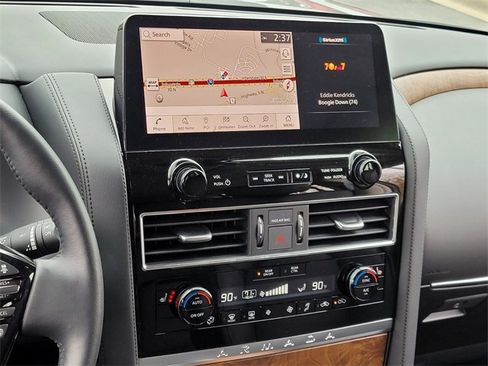 Used 2024 Nissan Armada SL w/ Captain's Chairs Package image 23