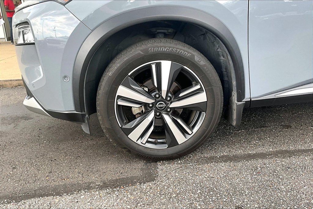 Used 2022 Nissan Rogue Platinum w/ Head-Up Display Package FWD image 4