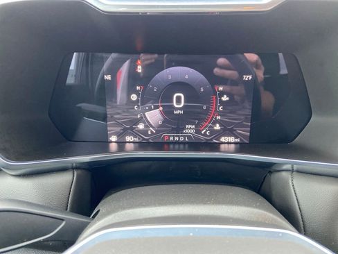 Used 2023 GMC Canyon Elevation image 24