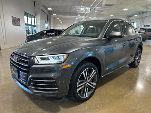 Used 2020 Audi Q5 e Premium Plus w/ Premium Plus Package image 3
