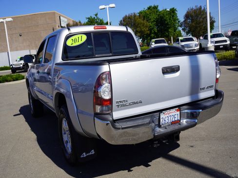 Used 2011 Toyota Tacoma Base w/ SR5 Pkg #2 w/JBL Audio image 8