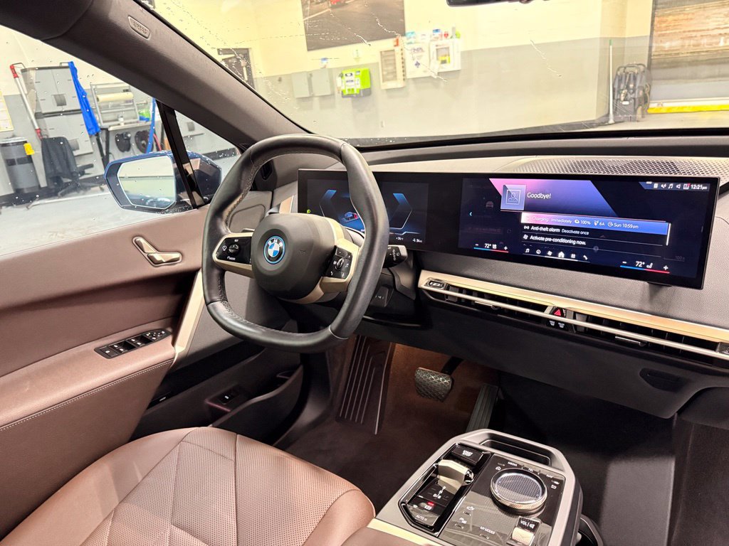 Used 2024 BMW iX xDrive50 AWD/4WD image 30