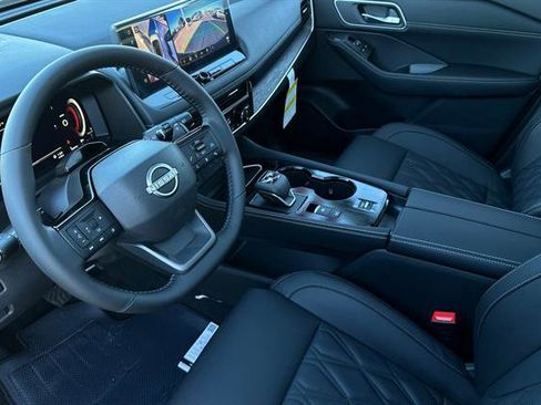 New 2025 Nissan Rogue Platinum w/ Tech Package image 7