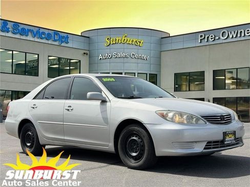 Used 2005 Toyota Camry LE image 1