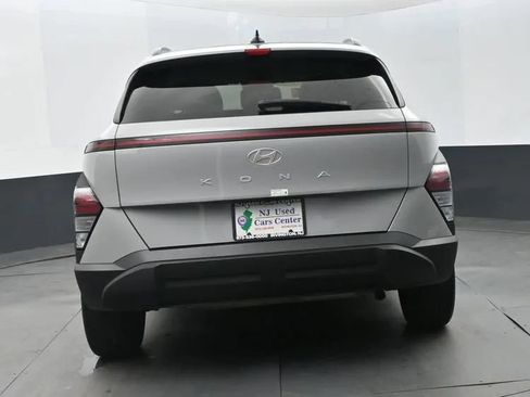 Used 2024 Hyundai Kona SEL FWD image 8