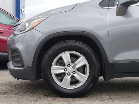 Used 2020 Chevrolet Trax LT FWD image 13