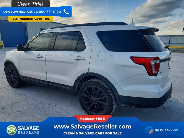 Used 2017 Ford Explorer XLT w/ Equipment Group 202A FWD image 3