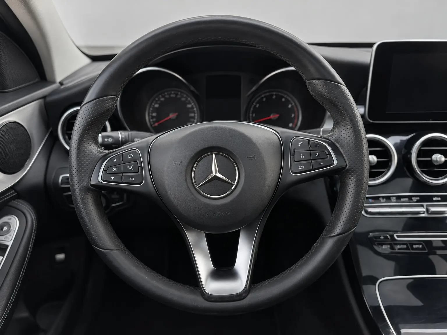 Used 2016 Mercedes-Benz C 300 4MATIC Sedan image 31