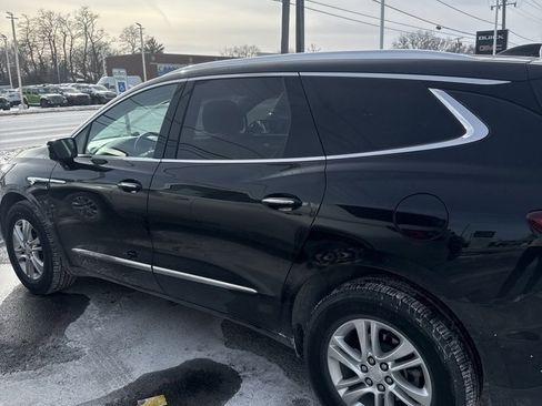 Used 2019 Buick Enclave Essence image 4