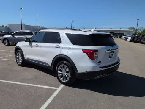 Used 2023 Ford Explorer XLT w/ Equipment Group 202A AWD/4WD image 6