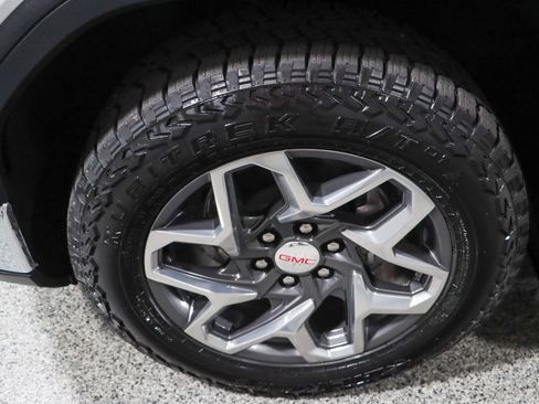 Used 2023 GMC Sierra 1500 SLT w/ SLT Premium Plus Package AWD/4WD image 11