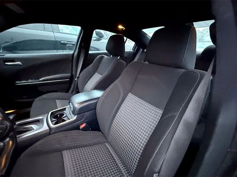 Used 2023 Dodge Charger SXT image 9