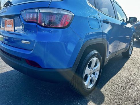 Used 2020 Jeep Compass Latitude w/ Popular Equipment Group AWD/4WD image 3