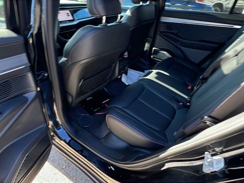 Used 2024 Jeep Wagoneer Launch Edition image 25