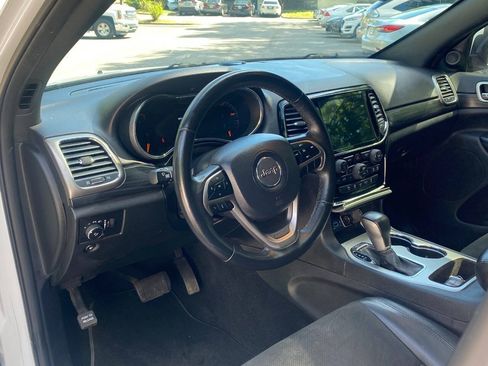 Used 2019 Jeep Grand Cherokee Altitude AWD/4WD image 14